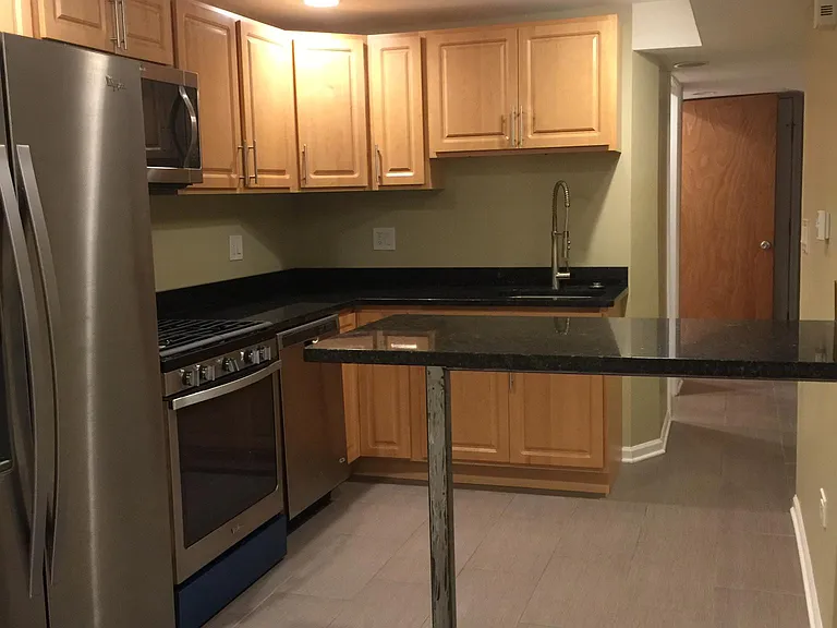 2150 N Kenneth Ave — Photo 36
