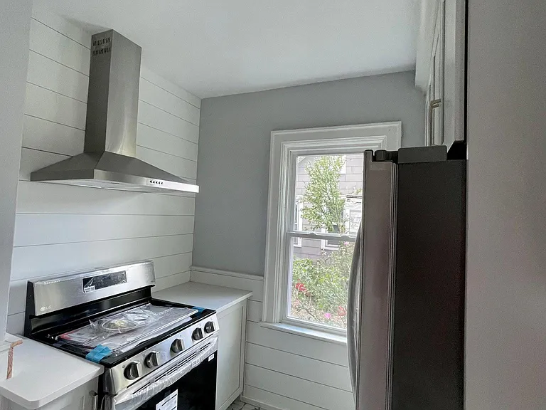 290 Hoyt St #1 — Photo 7