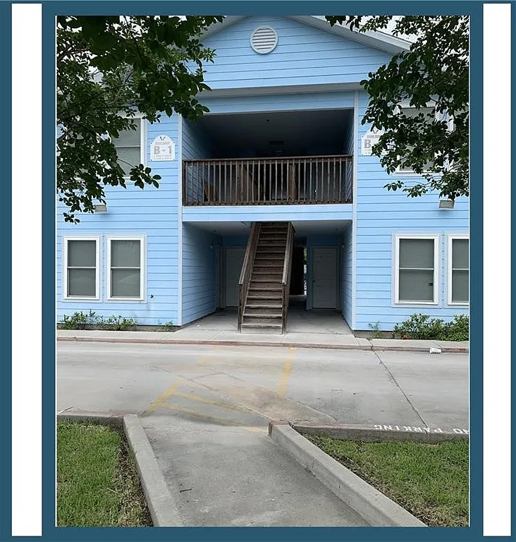 2 bed, 1.5 bath, 980 sqft, $1,090 — Photo 3