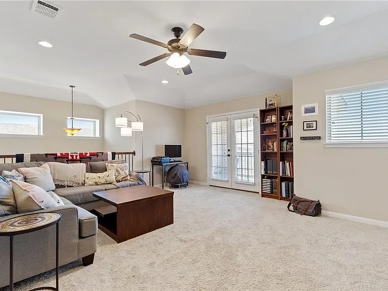 2337 Muzzie Ln — Photo 22