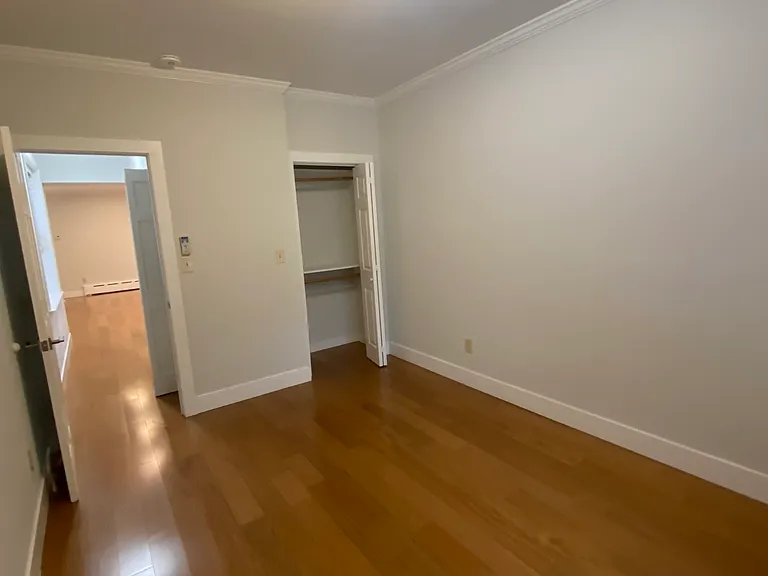34-27 Crescent St #2 — Photo 10