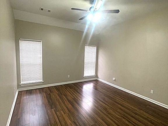 5th image of 9456 Club Walk Ct