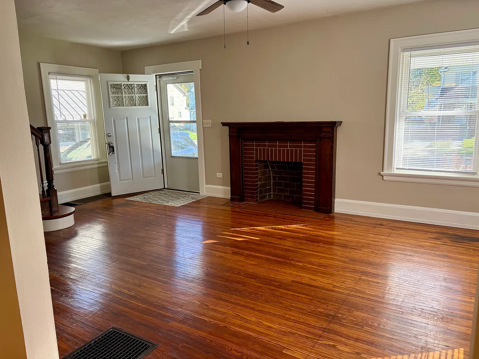 3 bed, 1243 sqft, $1,295 — Photo 3