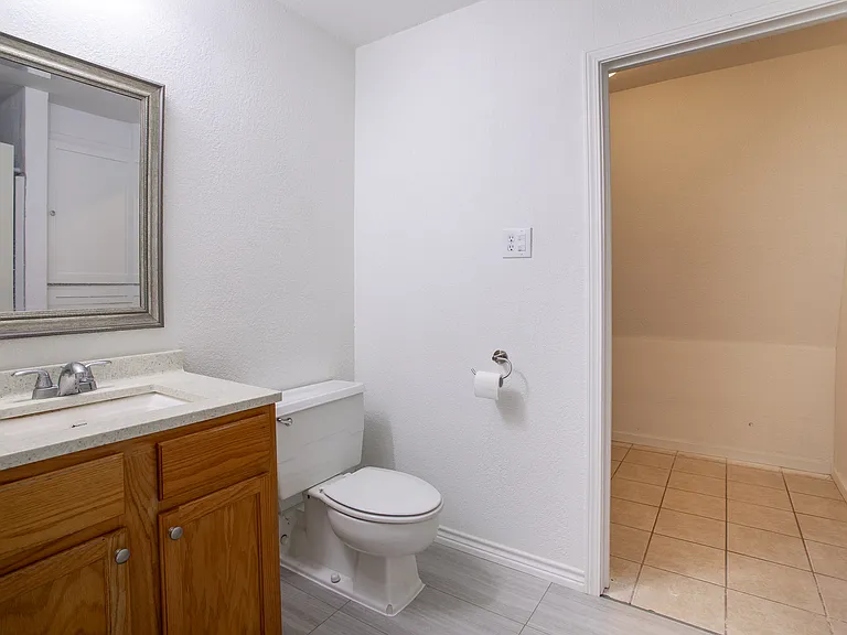 108 Russell Rd — Photo 19