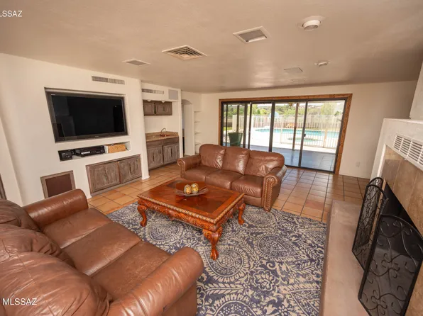 1629 W Meadow Hills Dr, Nogales, AZ 85621