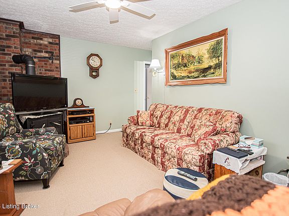 4th image of 166 Rufus Ln