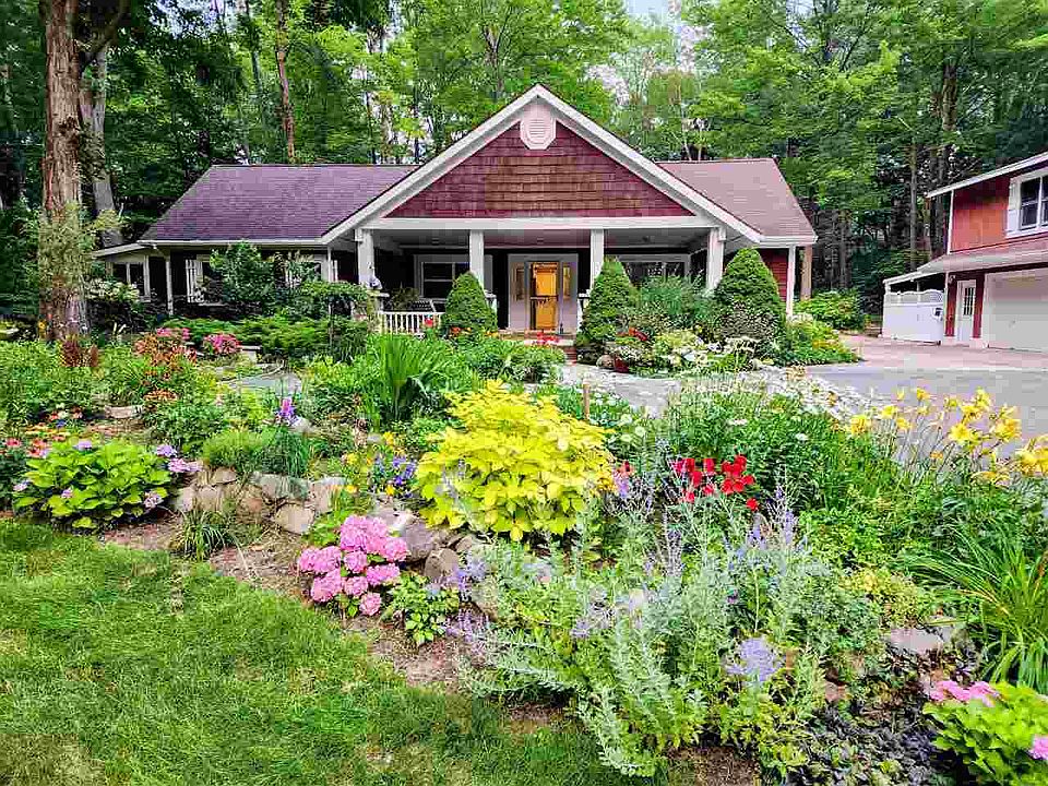 1st image of 1252 Lalonde Rd