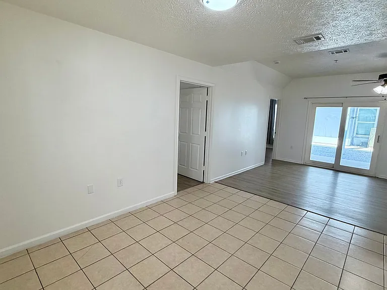 9125 Laird St — Photo 2