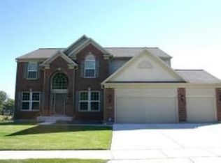 5 Allegheny Ct, Streamwood, IL 60107