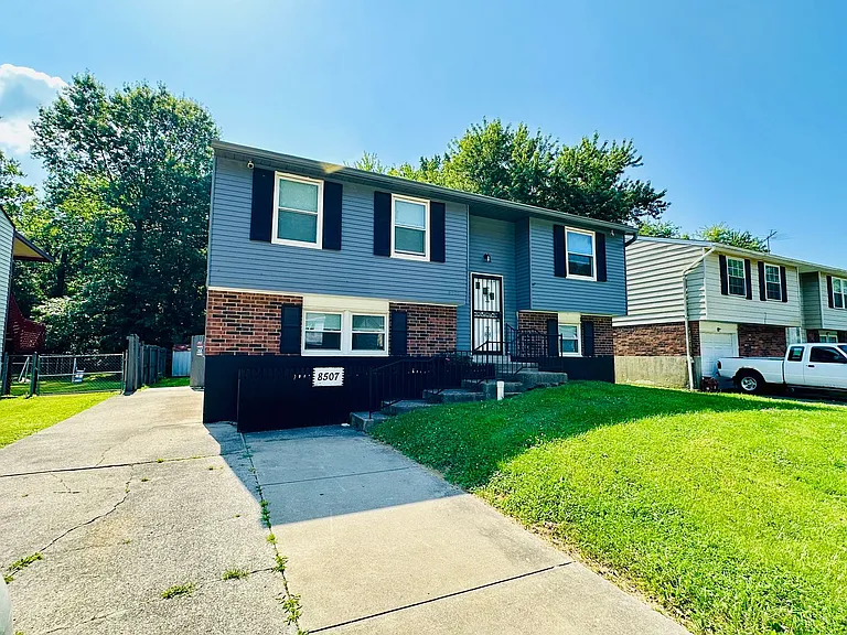 8507 Bost Ln — Photo 2