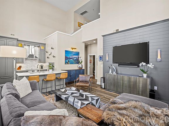 5th image of 115 E Park Ave E #101