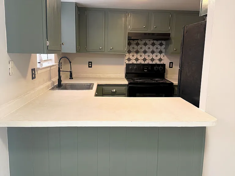 1013 Dickerson Dr SE #B — Photo 2