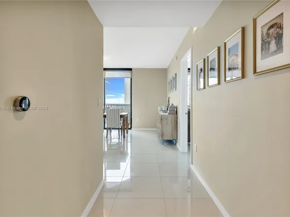 5300 Paseo Blvd APT 1211, Doral, FL 33166