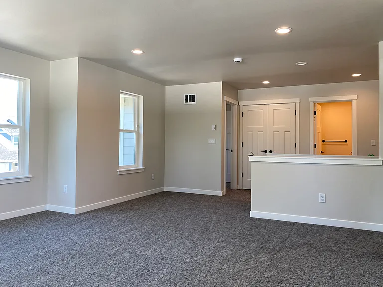 2058 Aaron Dr — Photo 42