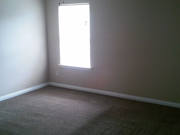 2nd image of 1208 Jarvis Ave