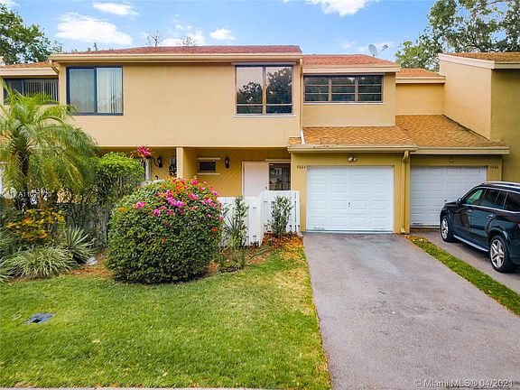 4th image of 9884 Fairway Cove Ln #9884