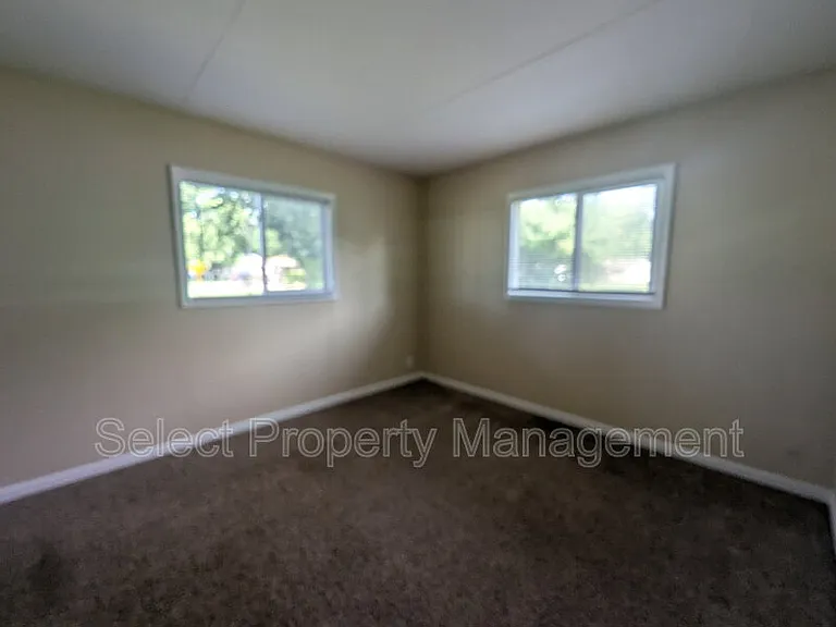 926 Houston Dr — Photo 13