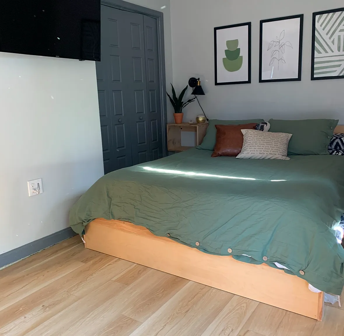 3 bed, 1016 sqft, $2,300 — Photo 3