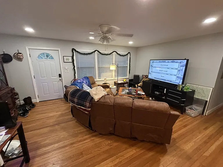 3044 Kammeyer Ln — Photo 4