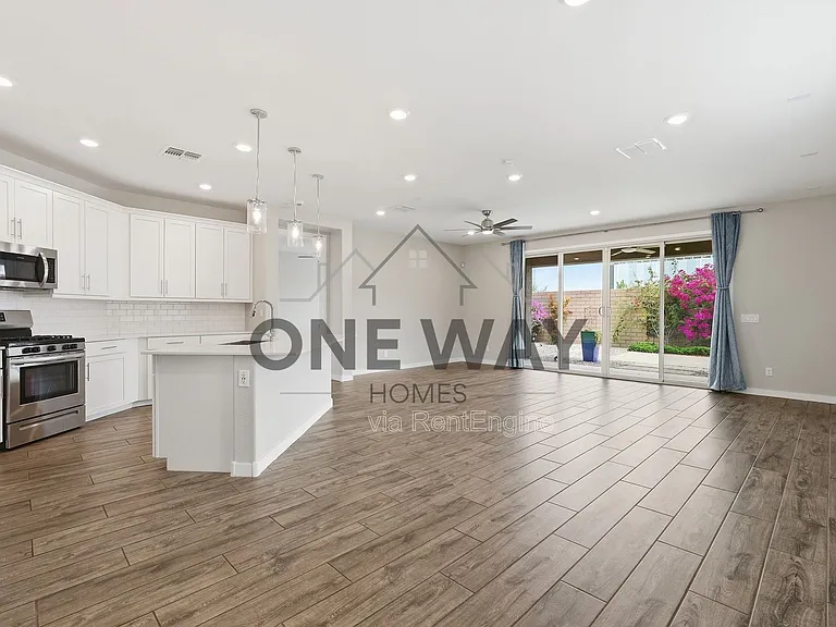 9836 E Red Giant Dr — Photo 7