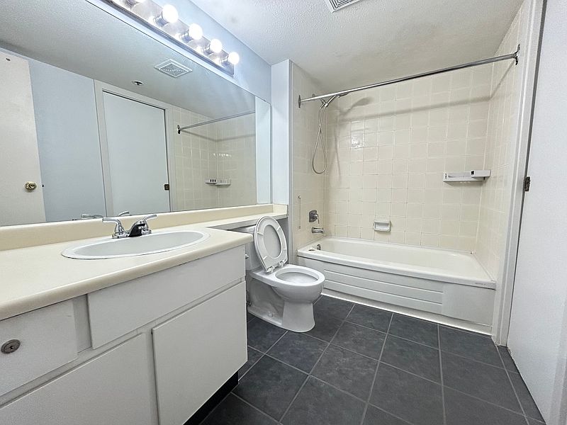 Coquitlam Apartment for rent - 1 Bedroom — photo 8