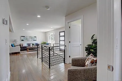 6106 W 62nd Pl — Photo 5