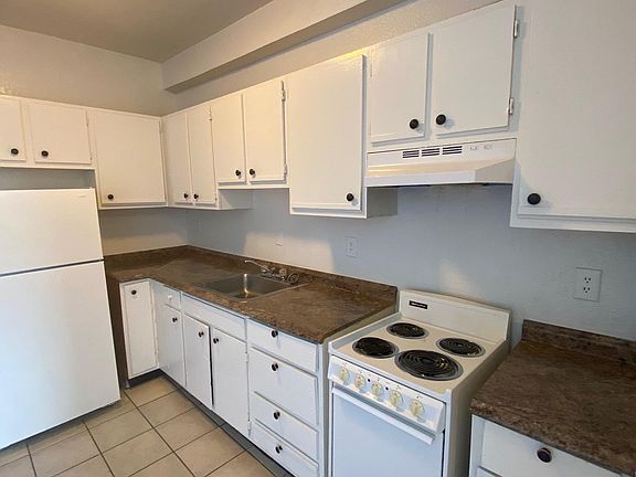 4th image of 2601 Center Ave #110