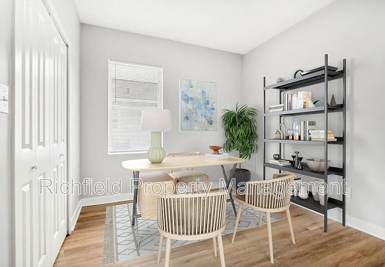 2034A E Maryland St — Photo 4