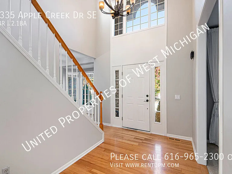 1335 Apple Creek Dr SE — Photo 3