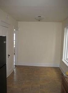 3rd image of 744 Heman Ave