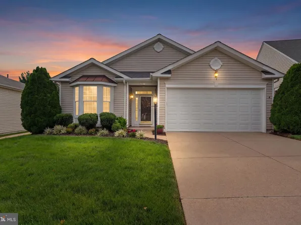 16908 Four Seasons Dr, Dumfries, VA 22025