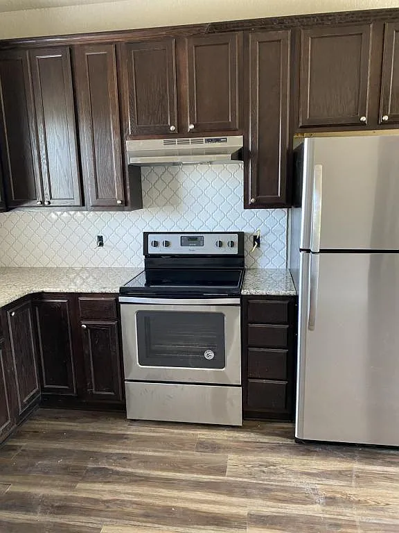 4245 Meyers Ln — Photo 3
