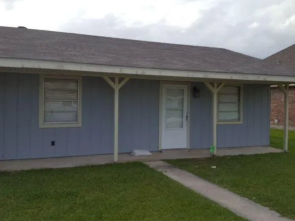 901 Hampton Ln APT C, Iowa, LA 70647