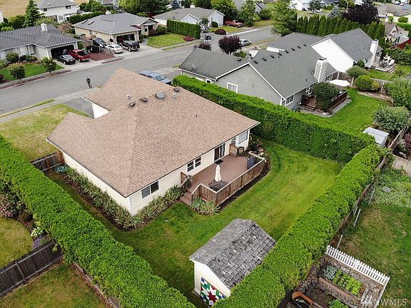 Beautiful hedges for ultimate privacy.