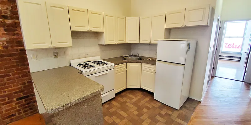 Rented by Ideal Properties Group | media 6