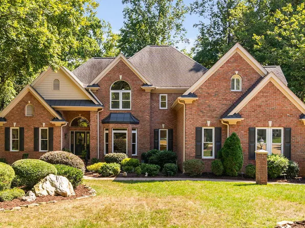 5425 Lake Edge Dr, Holly Springs, NC 27540