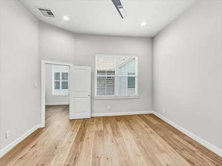 6317 Paddington Bend Dr — Photo 11