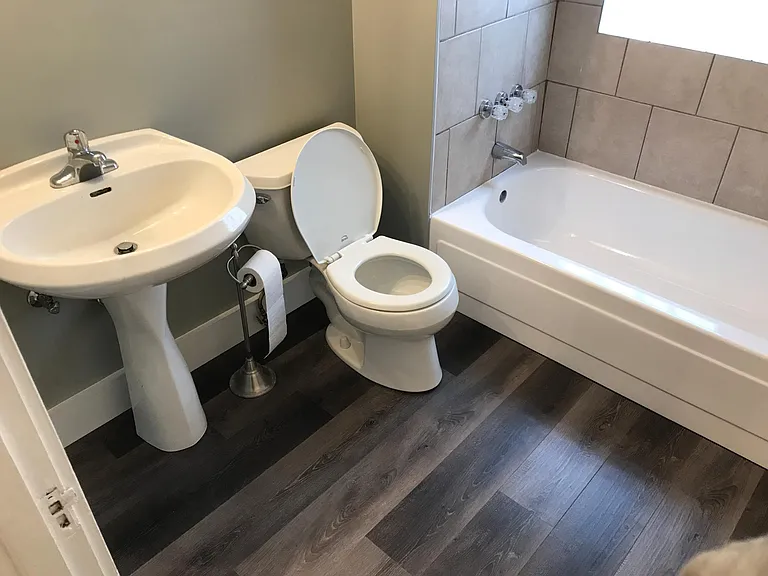 1331 Andrews Ave — Photo 10