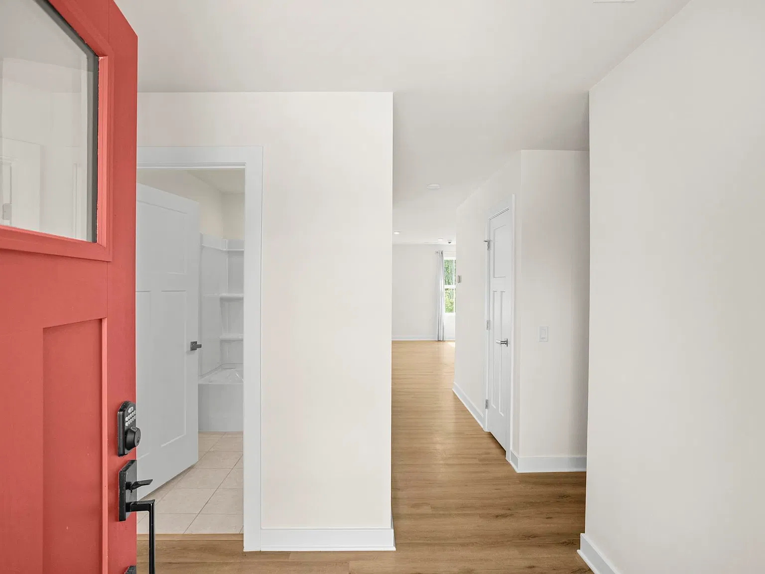 3 bed, 1365 sqft, $2,000 — Photo 2
