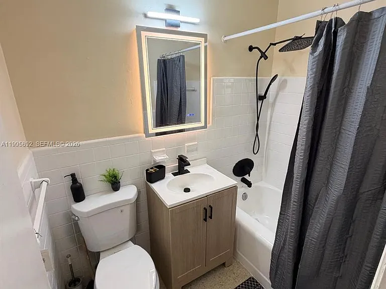 1111 N Victoria Park Rd #3 — Photo 9