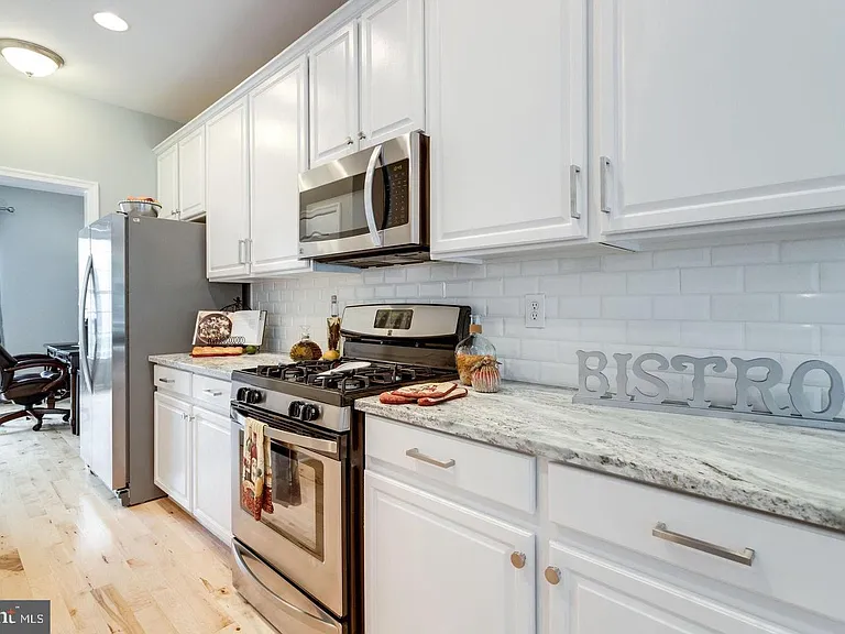 6485 Sutcliffe Dr — Photo 24