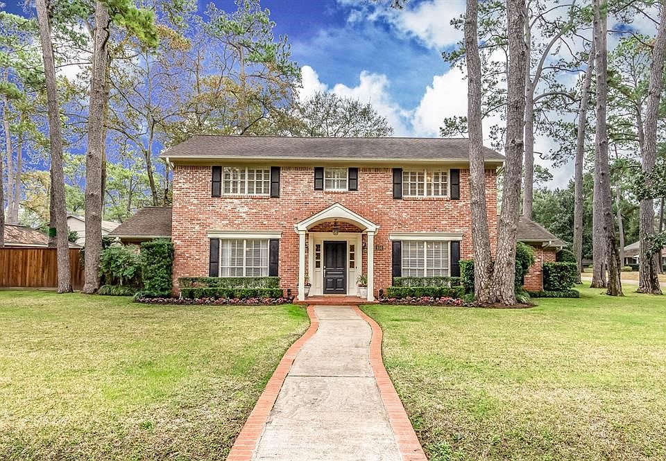 Welcome home to 930 Magdalene Drive!