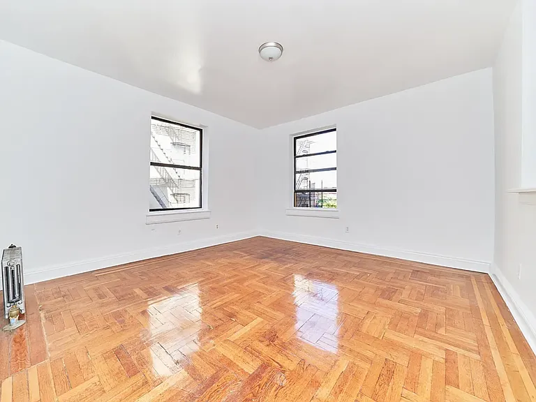 13 Cumming St #4G — Photo 1