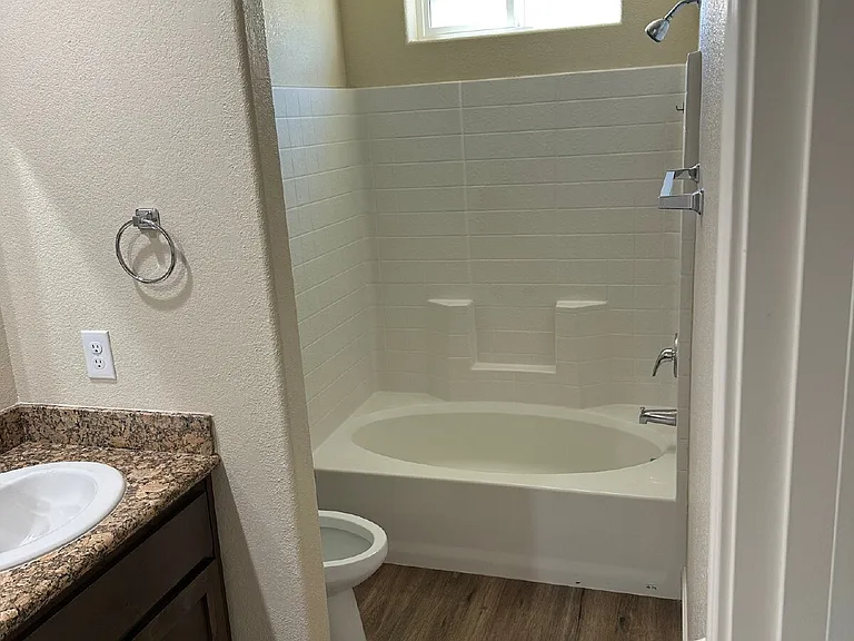 1338 Hermosa Dr — Photo 32
