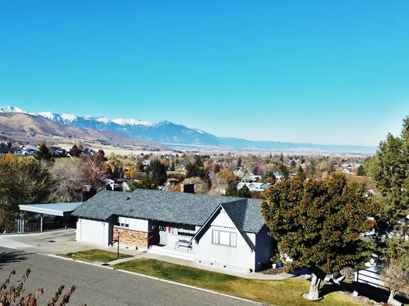 300 Hillcrest Dr, Baker City, OR 97814