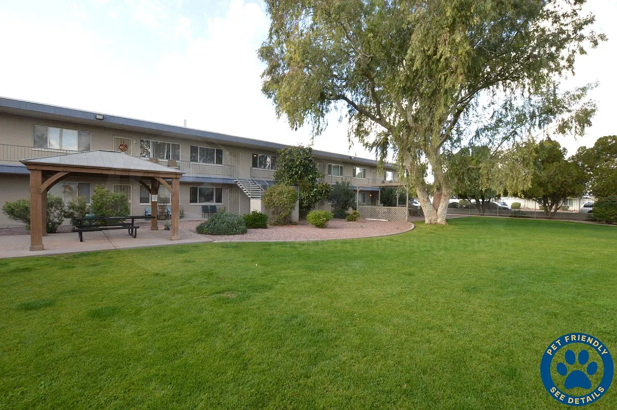 1 bed, 1.0 bath, 784 sqft, $1,199 — Photo 1