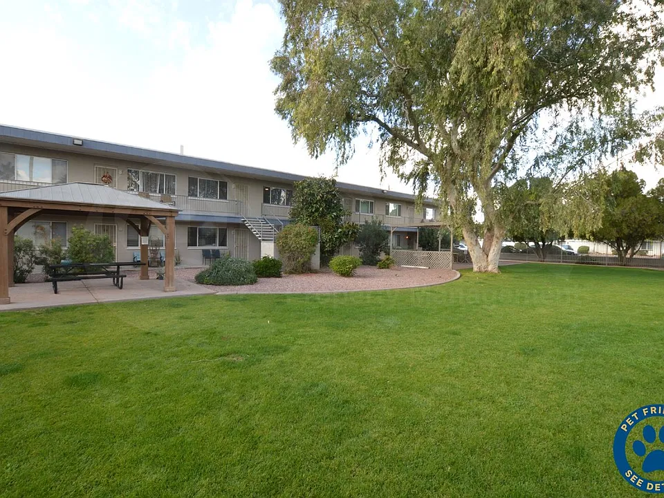 1111 E Turney Ave #32