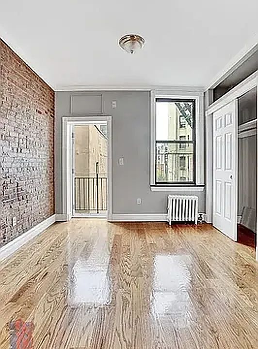 1st image of 279 E 10th St APT 5