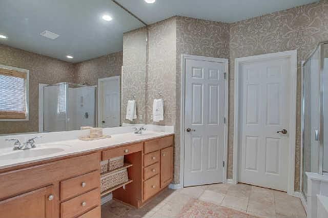 2nd image of 119 Clydelan Ct