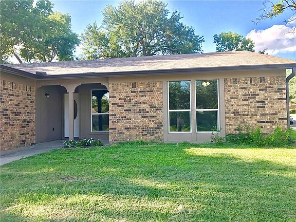 3rd image of 6063 Shadydale Ct